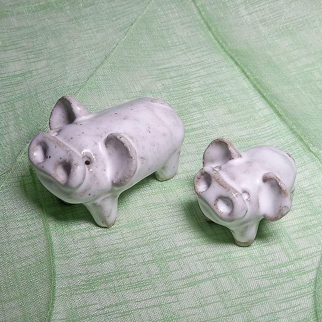 복 돼지 소품 엄마와 아이 인형 –흰색