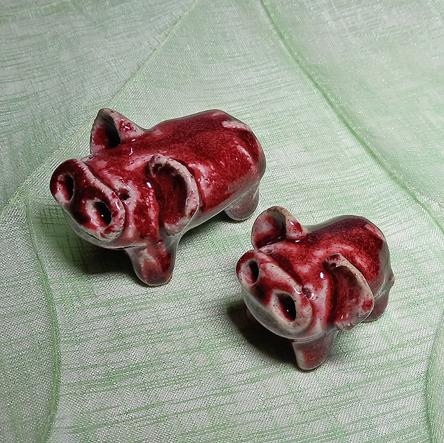 복 돼지 소품 엄마와 아이 인형 –빨간색